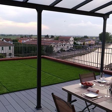 Palazzo Spada - Attico Con Terrazza Vista Fiume In Centro 코디고로 외부 사진