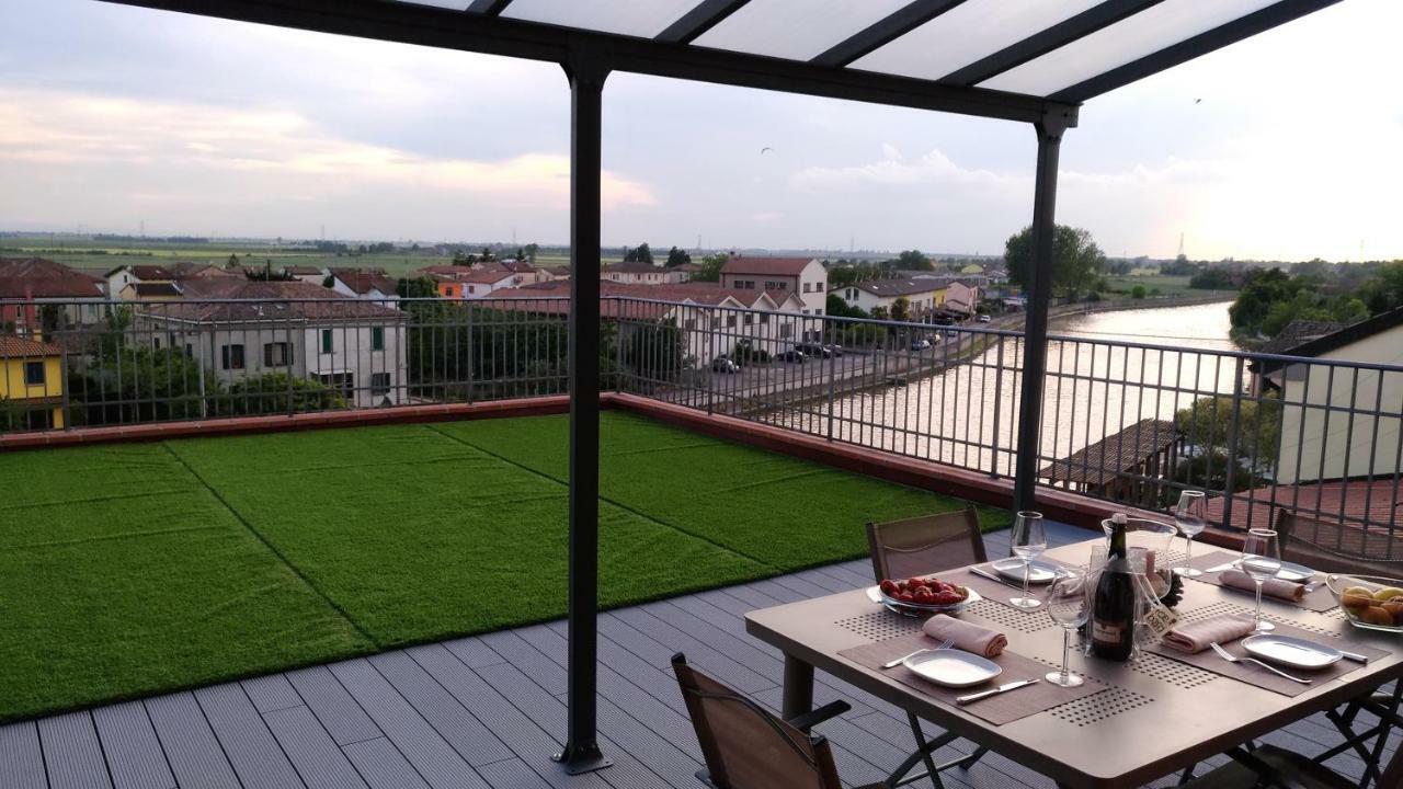Palazzo Spada - Attico Con Terrazza Vista Fiume In Centro 코디고로 외부 사진